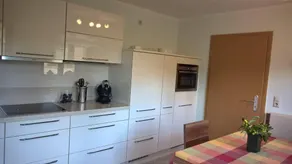 Apartment with terrace - Image 4