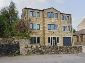Cottage with garden & jacuzzi - Image 3