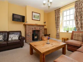 Family-friendly nice cottage with garden & barbeque - Image 4