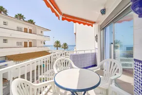 Wohnung mit Pool und Garten | Meerblick - Image 2