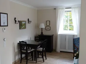 Holiday apartment with BBQ, garden & terrace - Image 3