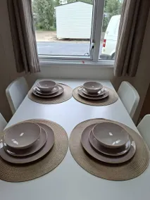 Caravan 'De Zandparel' with Wi-Fi and Air Conditioning - Image 5