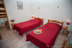 Children-friendly beautiful gite with terrace, pool & BBQ | Garden view | Pet-friendly - Image 5