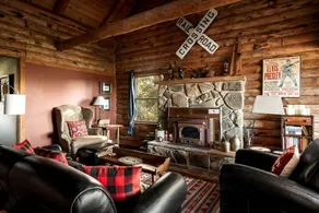 Stunning Secluded Log Cabin with River Access in Paw Paw, Maryland - Image 2