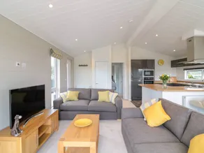 Cottage with BBQ, garden & pool - Image 3
