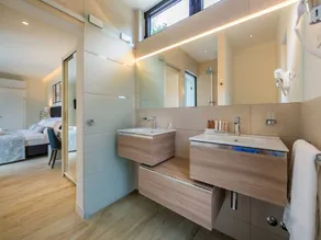 Villa with pool, sauna & terrace - Image 2