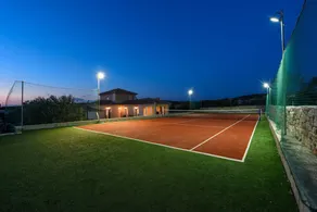 Voll ausgestattete geräumige Villa mit Garten, privatem Pool und Terrasse | Bergblick - Image 5