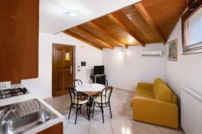 Cabin with terrace, garden & pool | Mountain view - Image 2