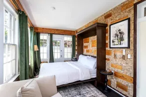 Lavish Mountain Vacation Retreat with Blue Ridge Views near Shenandoah National Park Virginia - Image 2