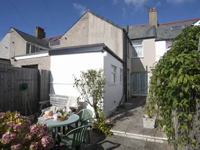 Cottage with garden | Beach view - Image 4