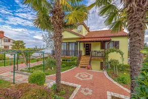 Apartamento con terraza, barbacoa y jardín - Image 3