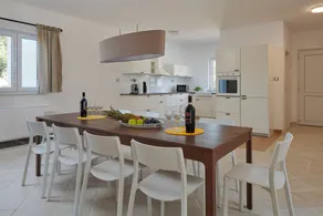 Doris Hvar - Image 4