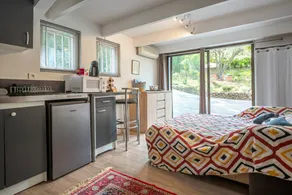 Independent studio in private garden - Image 3