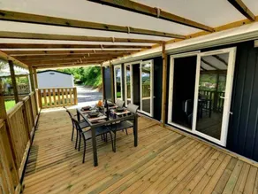 Family-friendly mobile home with hot tub, terrace & heated pool | Dogs allowed - Image 4