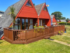 Cottage with pool, barbeque & garden | Water view - Image 2