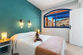 Modern apartment with shared pool - Image 3