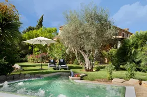 Villa with heated pool, garden & jacuzzi - Image 3