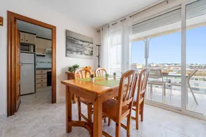 Lovely holiday apartment with terrace & garden | Beach view | Close to the beach - Image 3