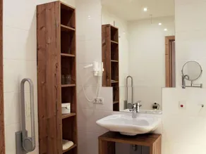 Apartment with sauna, hot tub & terrace - Image 4