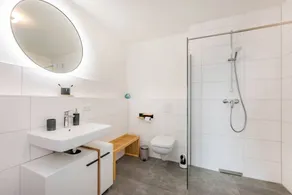 Moderne Ferienwohnung mit Terrasse, Sauna & Freizeitbereich - Image 5