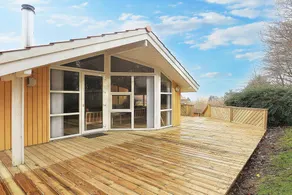 House with terrace, pool & garden - Image 2