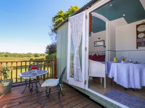 Cottage with BBQ & garden - Image 4