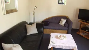 Holiday apartment with garden & terrace - Image 3