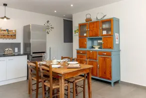 Holiday home with garden & barbecue | Garden view - Image 5