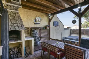Vacation Home "Casa Empuriabrava Con Terraza" with 2 Private Terraces & Private Garden - Image 5
