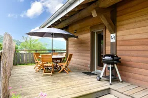Chalet convivial et familial avec barbecue, terrasse et jardin | Vue jardin - Image 2