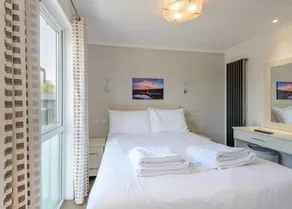 Family-friendly chalet with terrace | Next to the beach - Image 4