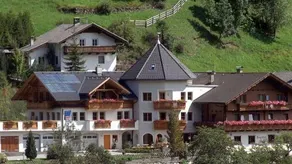 Holiday apartment with terrace, garden & BBQ - Image 3