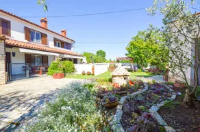 Fully equipped holiday home with private pool, terrace & barbeque | Pet-friendly - Image 3
