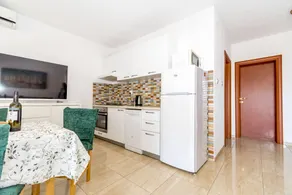 Fully equipped lovely apartment with terrace & barbeque | Garden view | Close to the beach - Image 3