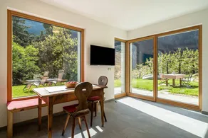 Apartamento vacacional con jardín | Vistas a la montaña - Image 2
