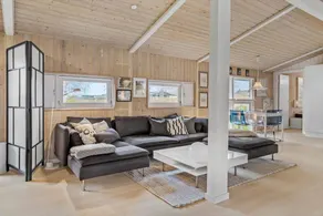 Fully equipped holiday home with BBQ & terrace | Pets allowed - Image 3