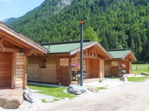 Chalet with heated pool - Image 4