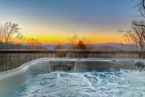 Chalet mit Whirlpool und Grill | Bergblick - Image 2