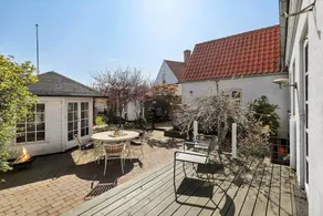 Holiday home with BBQ, garden & terrace | Sea view - Image 3