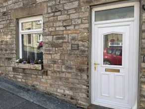 Cottage with garden - Image 3
