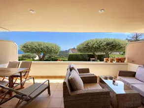 Fully equipped flat with pool - Image 2