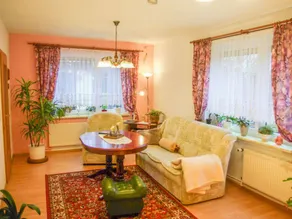 Family-oriented holiday apartment with terrace - Image 3