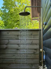 House with terrace, garden & hot tub - Image 4
