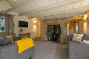 Family-friendly cottage with garden - Image 5