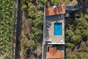 Ferienhaus mit Pool, Terrasse und Garten | Bergblick - Image 3