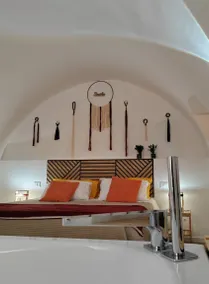 Apartment with jacuzzi | City view | Suitable for remote work - Image 2