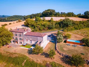Family-oriented holiday home with terrace, pool & BBQ | Garden view | Dogs allowed - Image 3