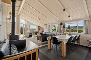 Children-friendly nice holiday home with garden, barbeque & jacuzzi - Image 4