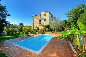 Beautiful apartment with garden, barbeque & terrace - Image 2
