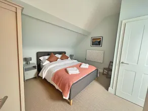 Charming 3 Bed Townhouse Near Llanddwyn Beach - Image 4